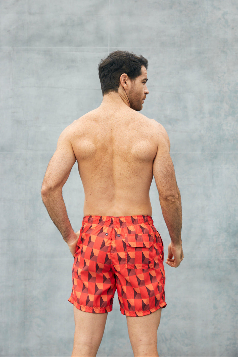 Detalle del tejido de secado rápido y protección UV de la pantaloneta Falcon