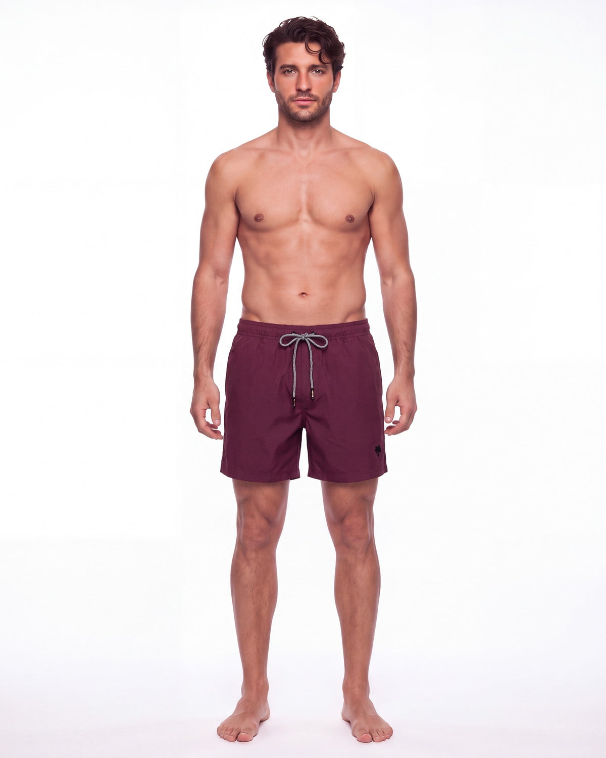 Hombre con pantaloneta de baño MALDIVAS burdeos lisa, de frente